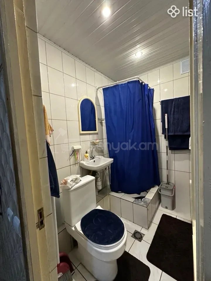 2 Սենյականոց Բնակարան Քարե Շենքում, 50քմ, 1/4 հարկ, Կապիտալ Վերանորոգված