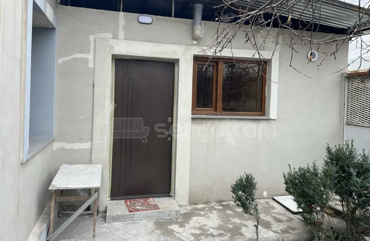 2 Սենյականոց Բնակարան Քարե Շենքում, 44քմ, 1/1 հարկ, Կապիտալ Վերանորոգված, Կահավորված