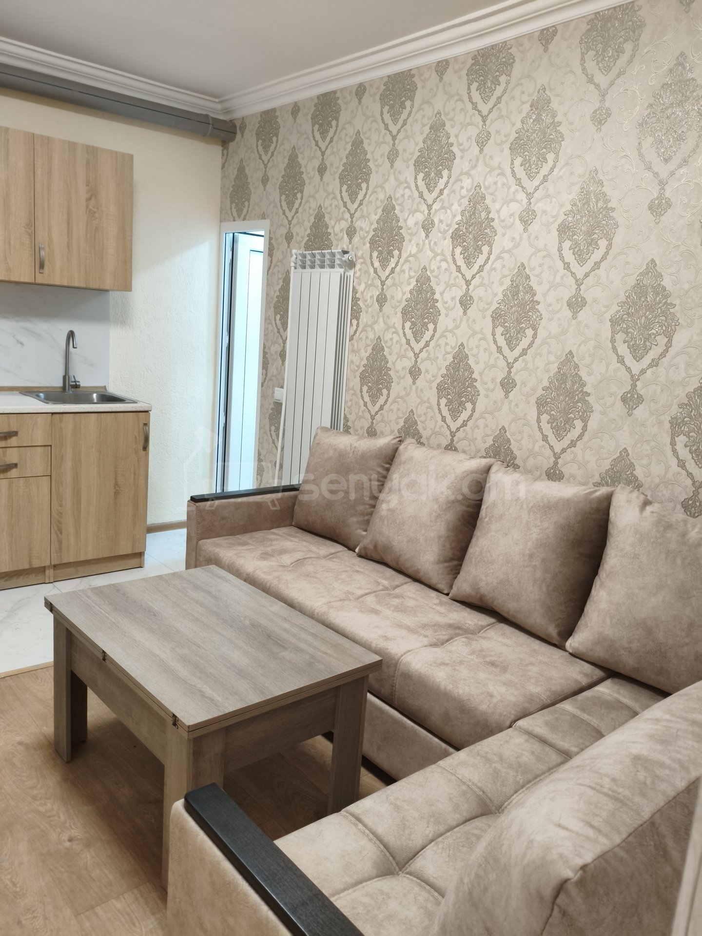 2 Սենյականոց Բնակարան Քարե Շենքում, 35քմ, 1/1 հարկ, Կապիտալ Վերանորոգված, Կահավորված