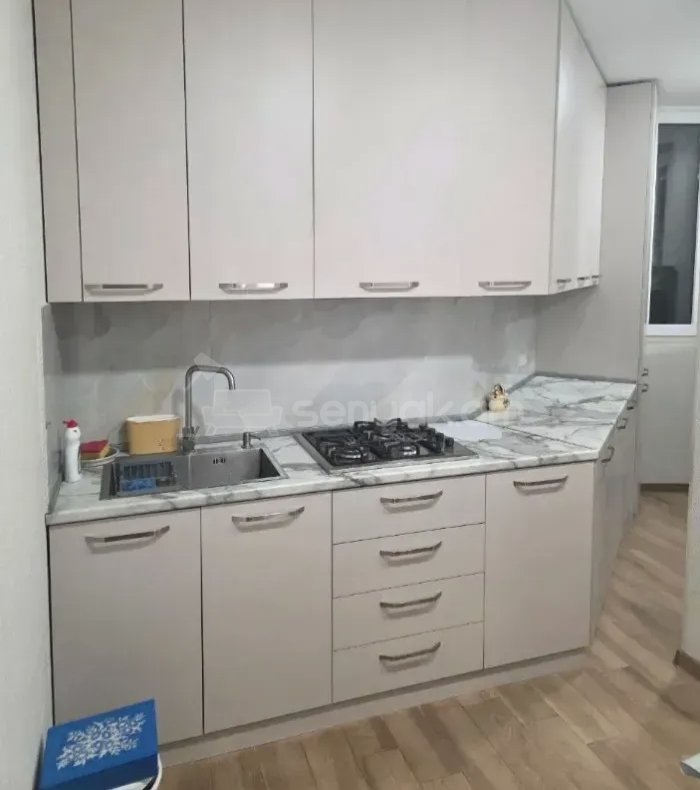 3 Սենյականոց Բնակարան, 77քմ, 5/9 հարկ, Նորմալ Վիճակում, Կահավորված, Արևկող