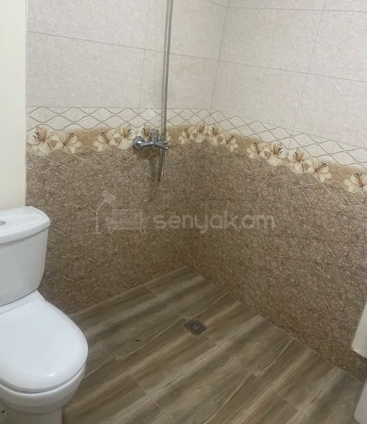 2 Սենյականոց Բնակարան Քարե Շենքում, 55քմ, 2/2 հարկ, Նորմալ Վիճակում, Կահավորված, Արևկող