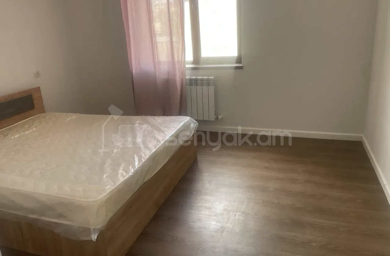 2 Սենյականոց Բնակարան Քարե Շենքում, 55քմ, 2/2 հարկ, Նորմալ Վիճակում, Կահավորված, Արևկող