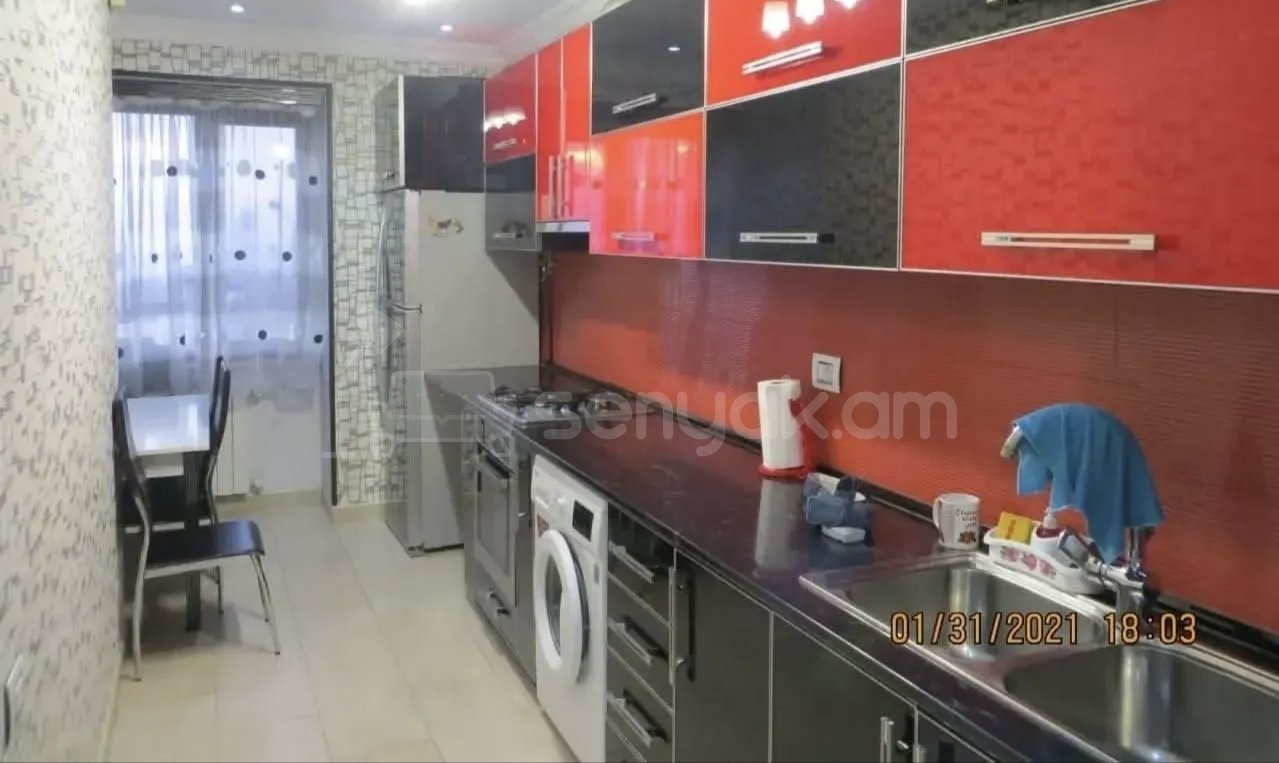 3 Սենյականոց Բնակարան Քարե Շենքում, 78քմ, 5/5 հարկ, Կապիտալ Վերանորոգված, Կահավորված