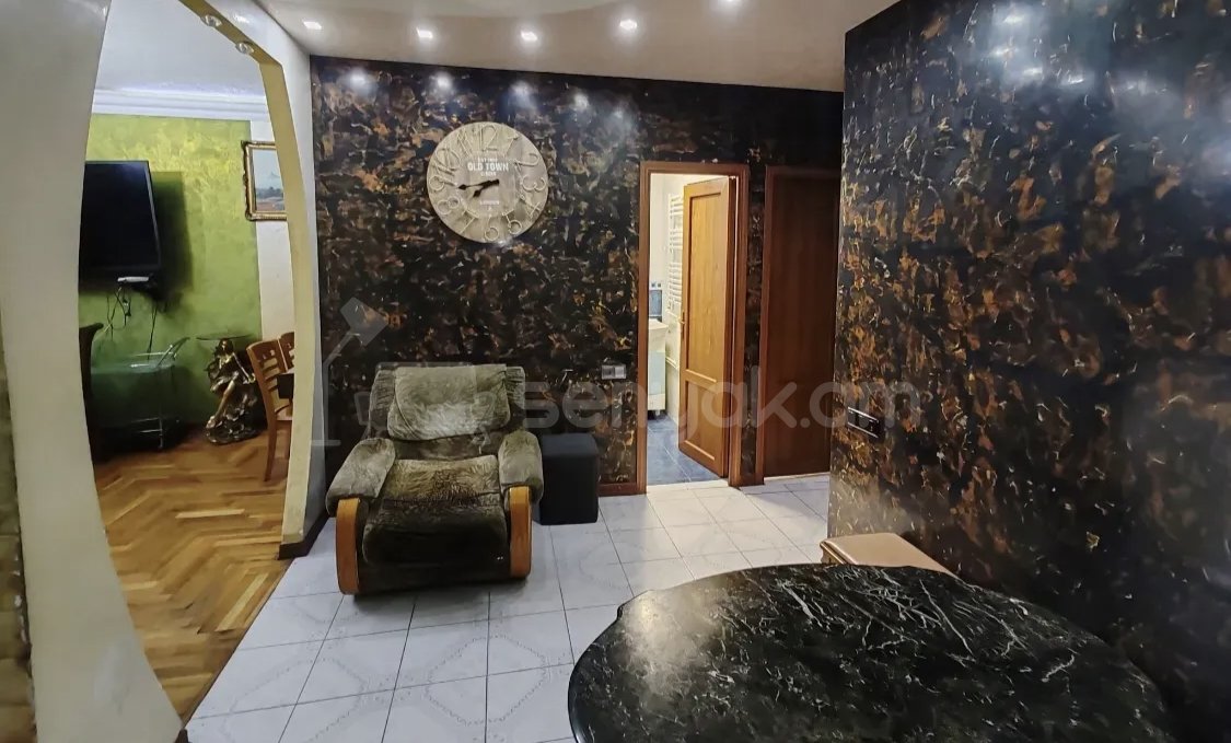 3 Սենյականոց Բնակարան, 82քմ, 6/9 հարկ, Կապիտալ Վերանորոգված, Կահավորված, Արևկող