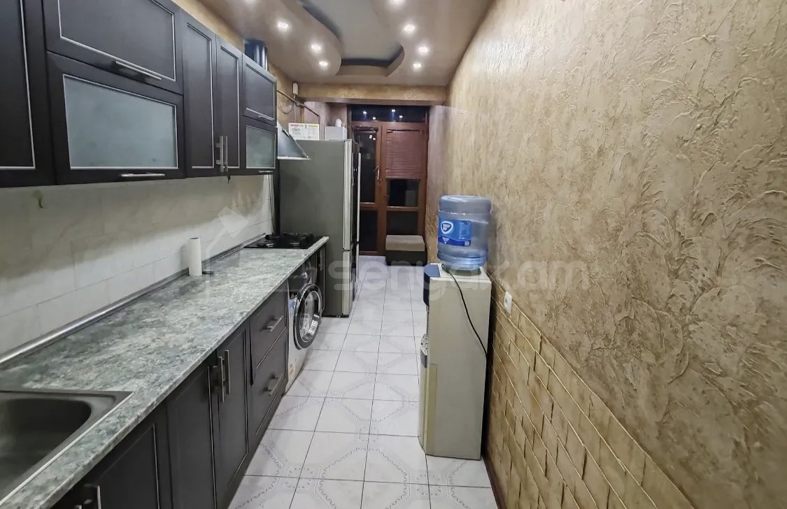 3 Սենյականոց Բնակարան, 82քմ, 6/9 հարկ, Կապիտալ Վերանորոգված, Կահավորված, Արևկող