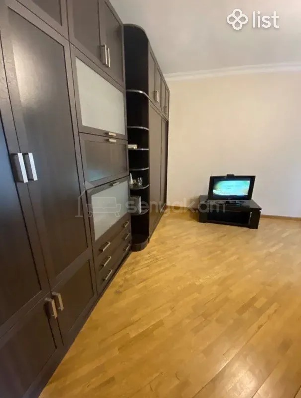 1 Սենյականոց Բնակարան Քարե Շենքում, 40քմ, 1/5 հարկ, Կապիտալ Վերանորոգված, Կահավորված