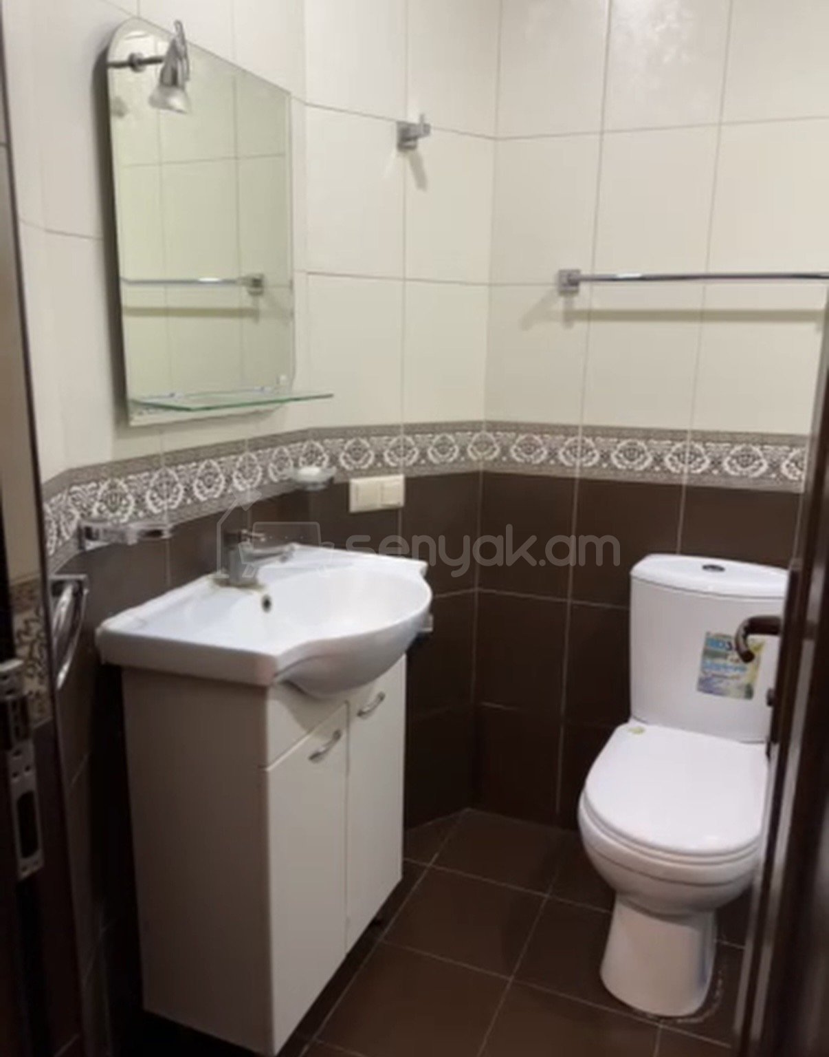 2 Սենյականոց Բնակարան Քարե Շենքում, 44քմ, 4/5 հարկ, Կապիտալ Վերանորոգված