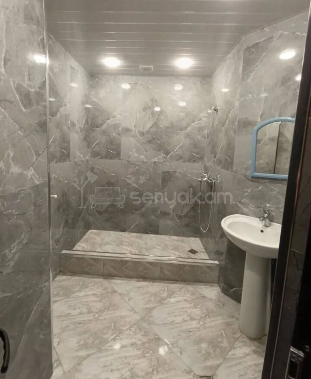 3 Սենյականոց Բնակարան, 74քմ, 2/16 հարկ, Նորմալ Վիճակում, Կահավորված, Արևկող