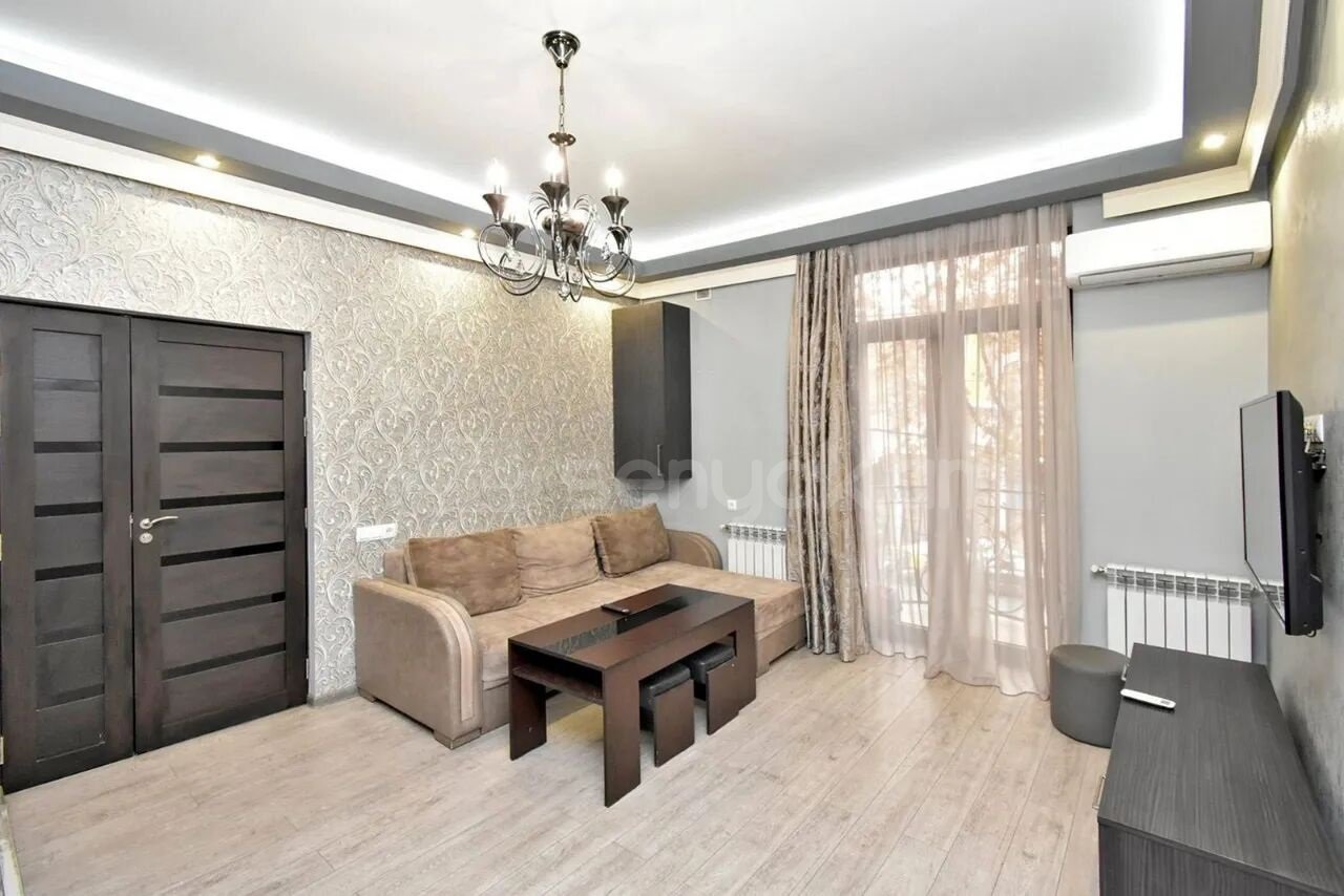 2 Սենյականոց Բնակարան Քարե Շենքում, 45քմ, 3/5 հարկ, Կապիտալ Վերանորոգված