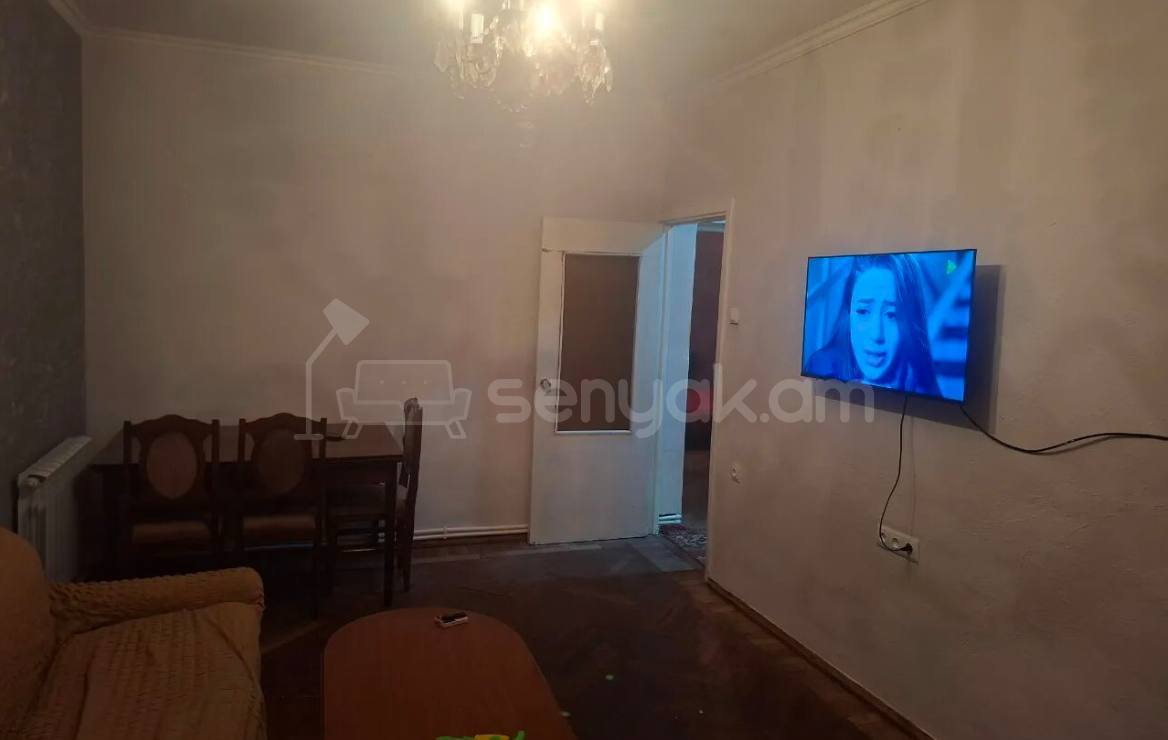 2 Սենյականոց Բնակարան Քարե Շենքում, 56քմ, 2/5 հարկ, Նորմալ Վիճակում, Կահավորված, Արևկող