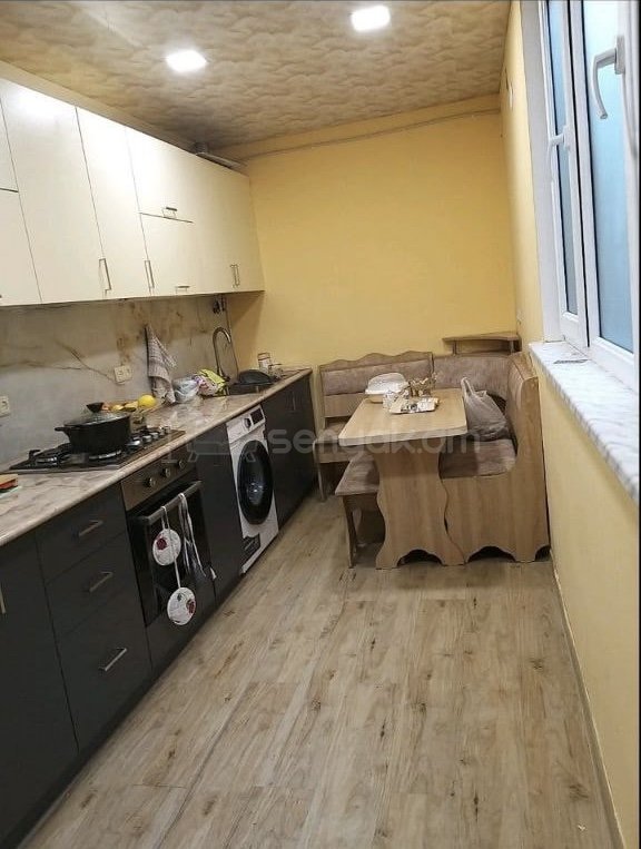 3 Սենյականոց Սեփական Տուն, 100քմ, Նորմալ Վիճակում, Կահավորված, Ավտոտնակով