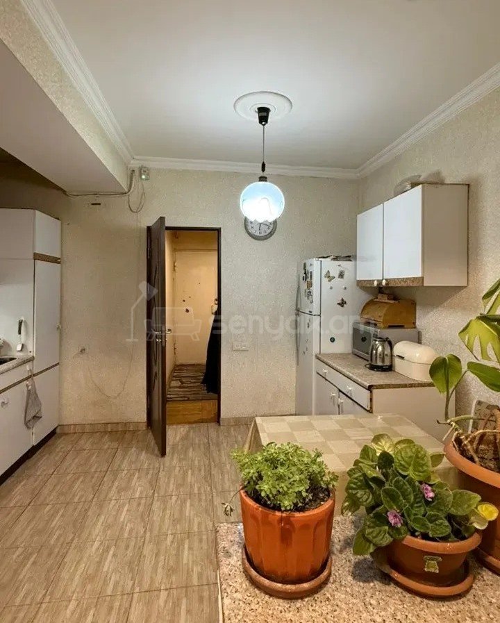 3 Սենյականոց Բնակարան, 78քմ, 10/14 հարկ, Կապիտալ Վերանորոգված