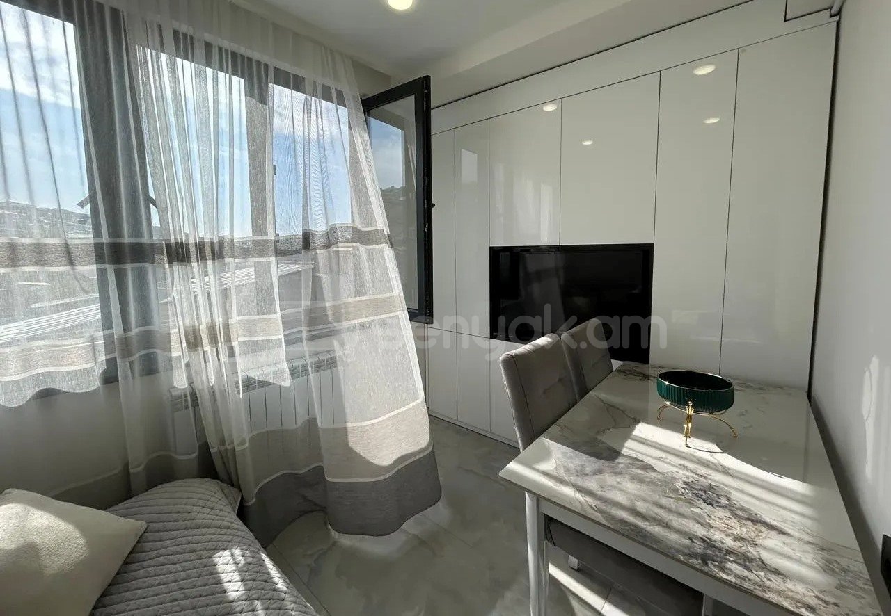 3 Սենյականոց Բնակարան Քարե Շենքում, 70քմ, 4/6 հարկ, Կապիտալ Վերանորոգված