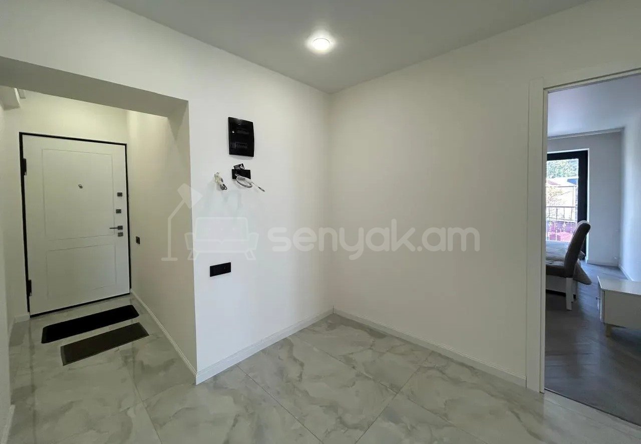 3 Սենյականոց Բնակարան Քարե Շենքում, 70քմ, 4/6 հարկ, Կապիտալ Վերանորոգված