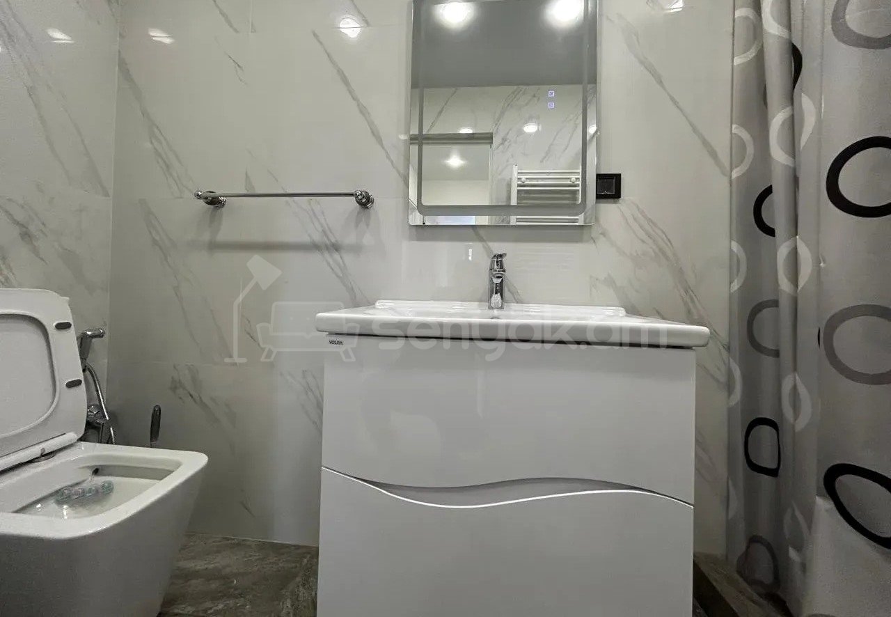 3 Սենյականոց Բնակարան Քարե Շենքում, 70քմ, 4/6 հարկ, Կապիտալ Վերանորոգված