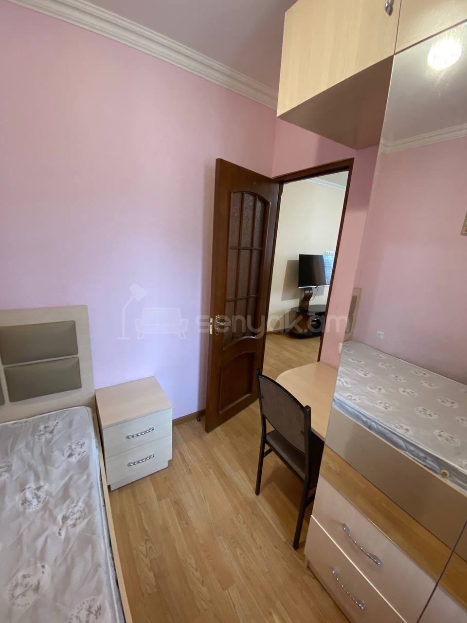 3 Սենյականոց Բնակարան Քարե Շենքում, 67քմ, 3/5 հարկ, Կապիտալ Վերանորոգված, Կահավորված