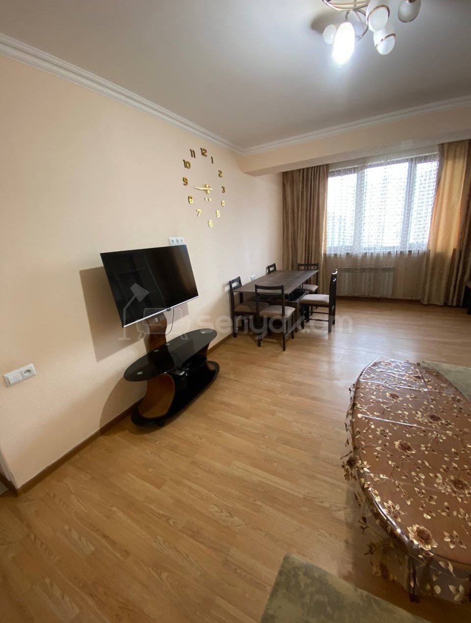 3 Սենյականոց Բնակարան Քարե Շենքում, 67քմ, 3/5 հարկ, Կապիտալ Վերանորոգված, Կահավորված