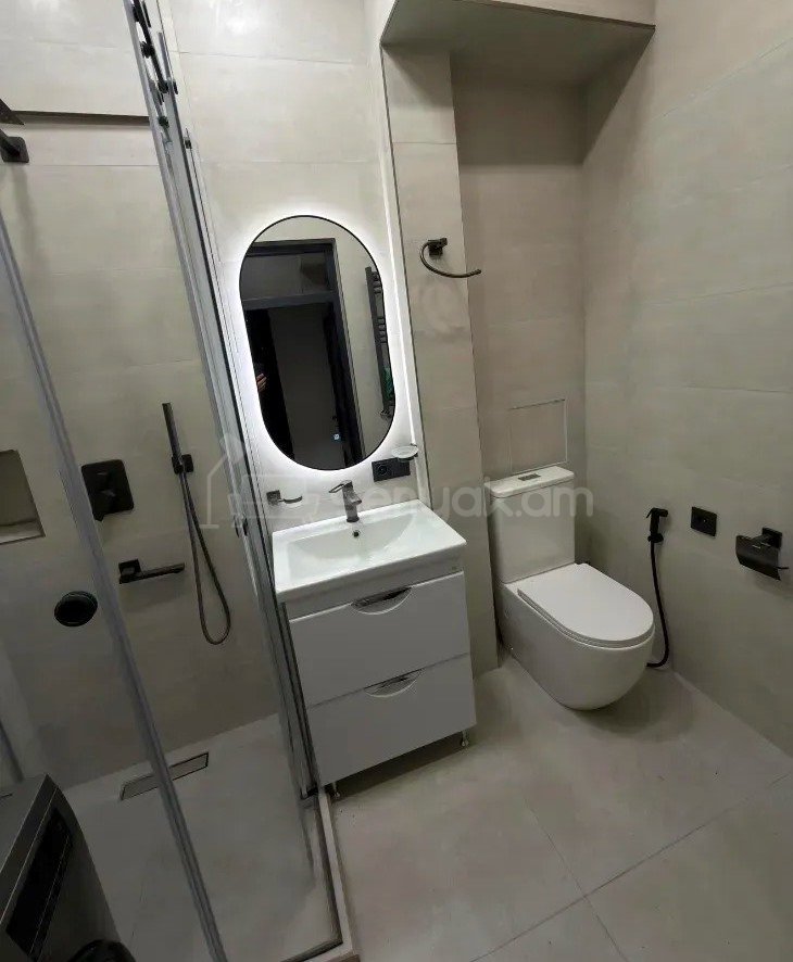 2 Սենյականոց Բնակարան Քարե Շենքում, 39քմ, 3/5 հարկ, Կապիտալ Վերանորոգված