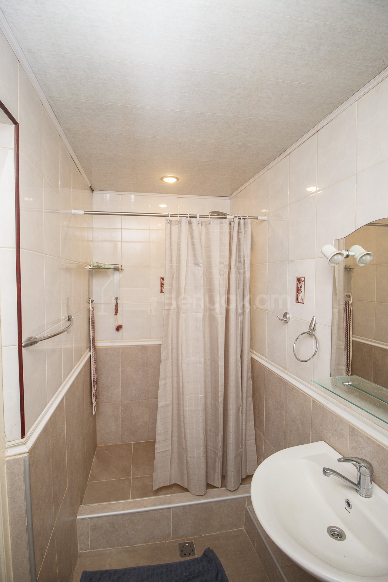 2 Սենյականոց Բնակարան Քարե Շենքում, 55քմ, 3/5 հարկ, Նորմալ Վիճակում