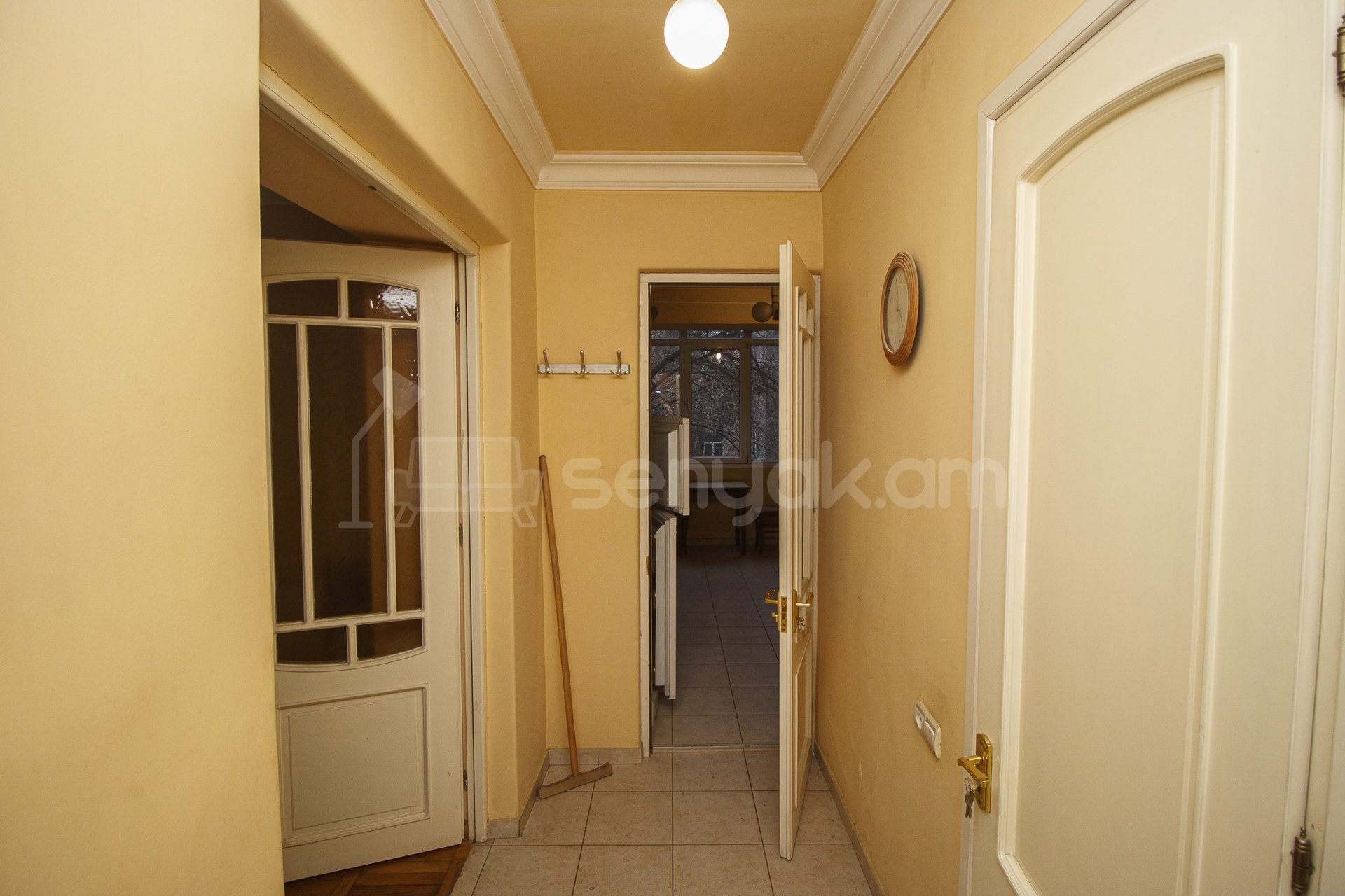 2 Սենյականոց Բնակարան Քարե Շենքում, 55քմ, 3/5 հարկ, Նորմալ Վիճակում