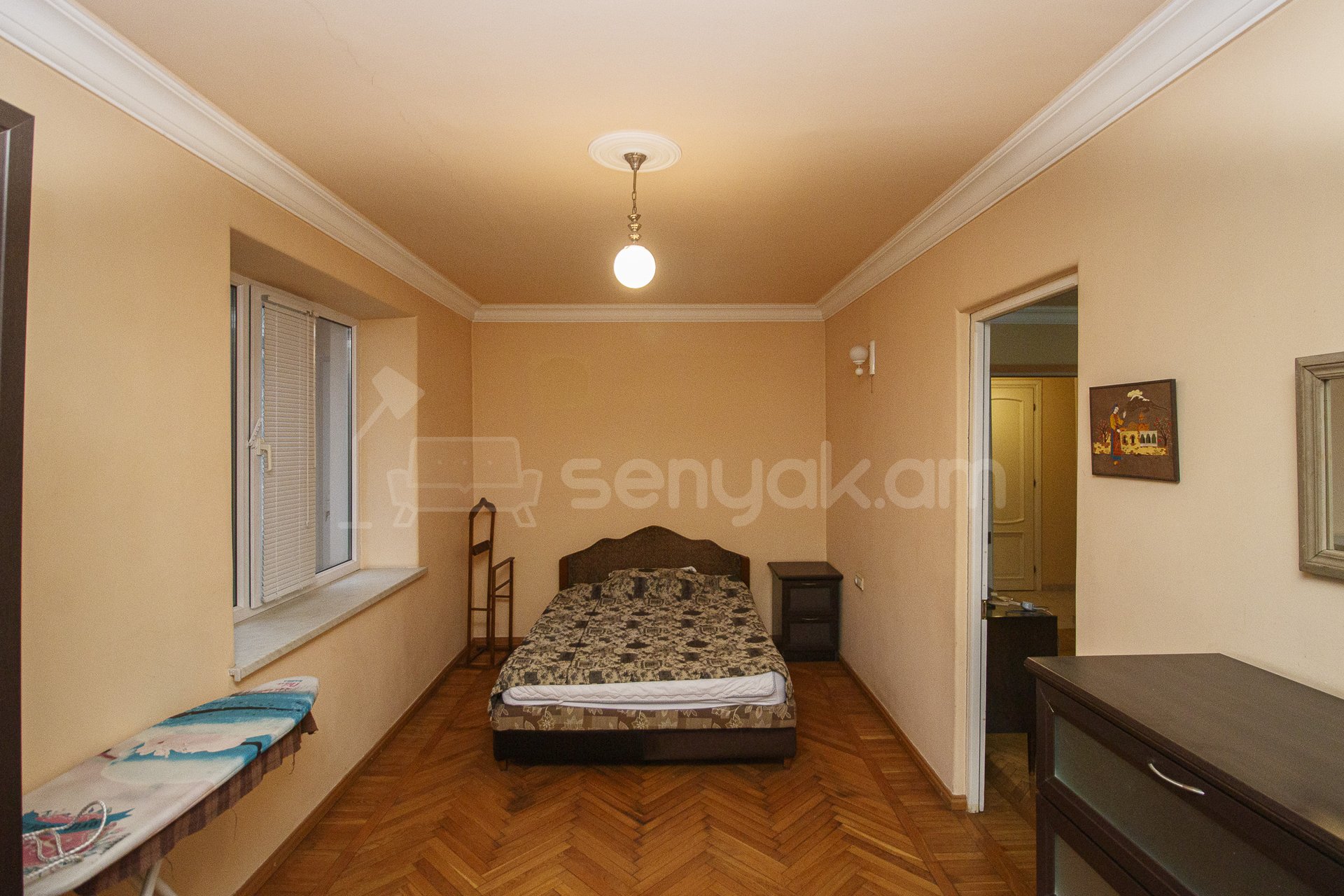 2 Սենյականոց Բնակարան Քարե Շենքում, 55քմ, 3/5 հարկ, Նորմալ Վիճակում