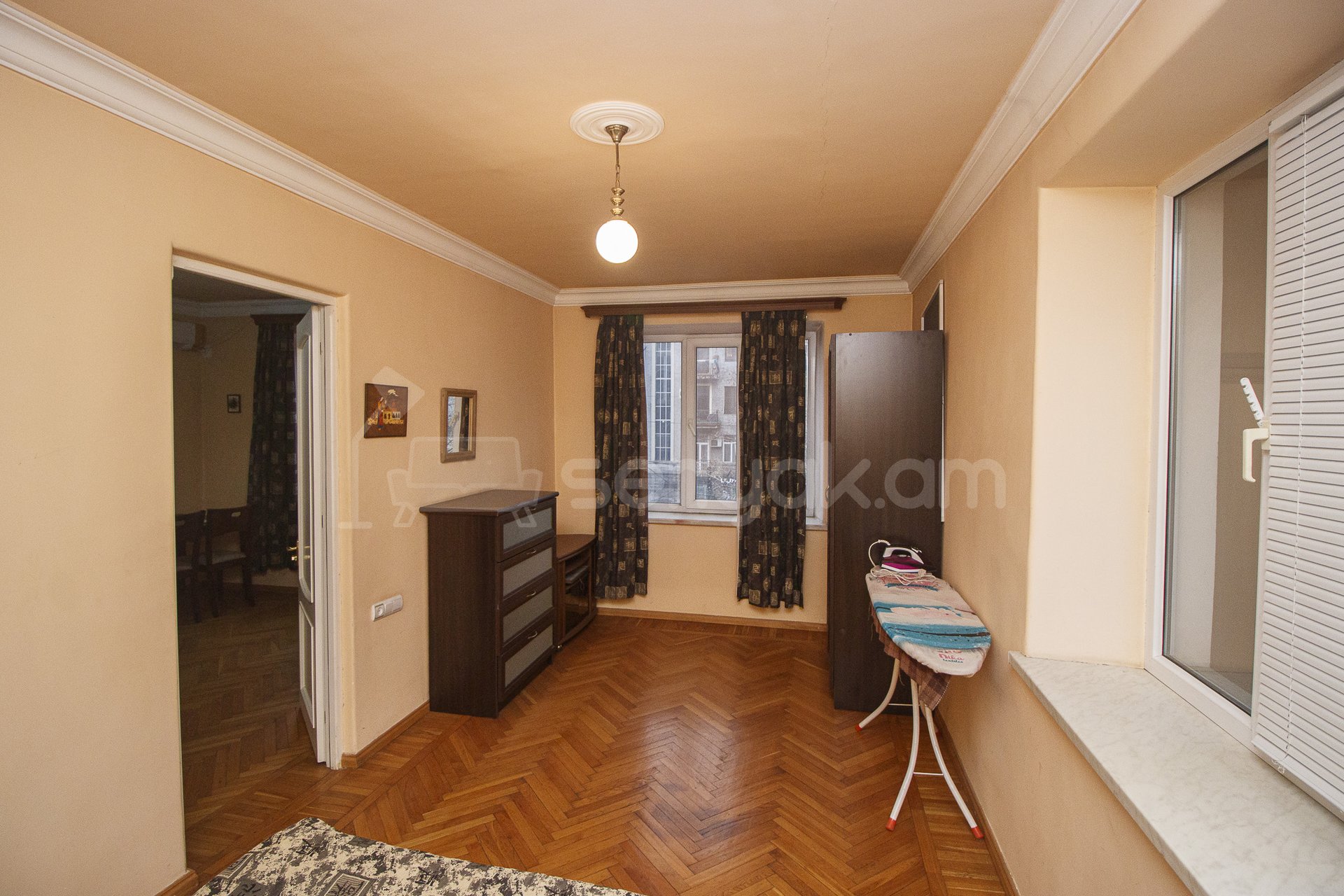 2 Սենյականոց Բնակարան Քարե Շենքում, 55քմ, 3/5 հարկ, Նորմալ Վիճակում