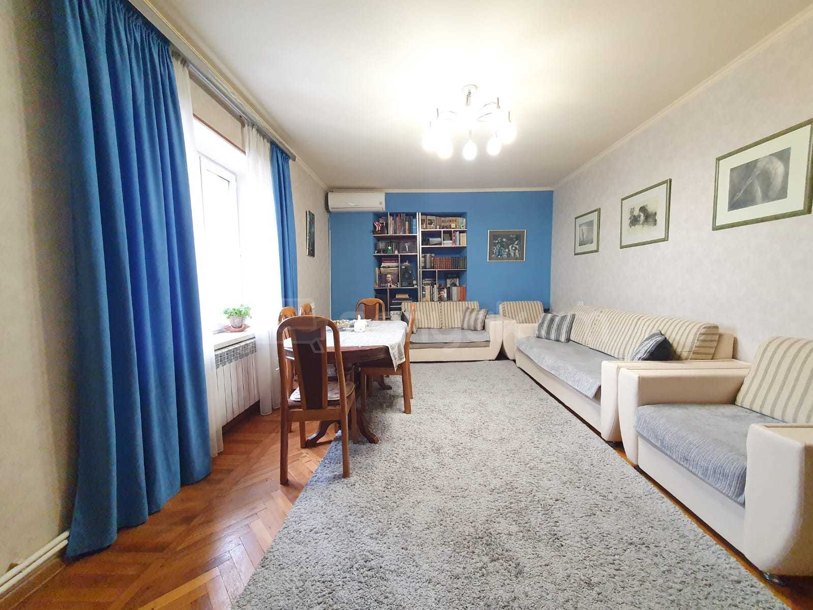 3 Սենյականոց Բնակարան Քարե Շենքում, 82քմ, 5/5 հարկ, Կապիտալ Վերանորոգված