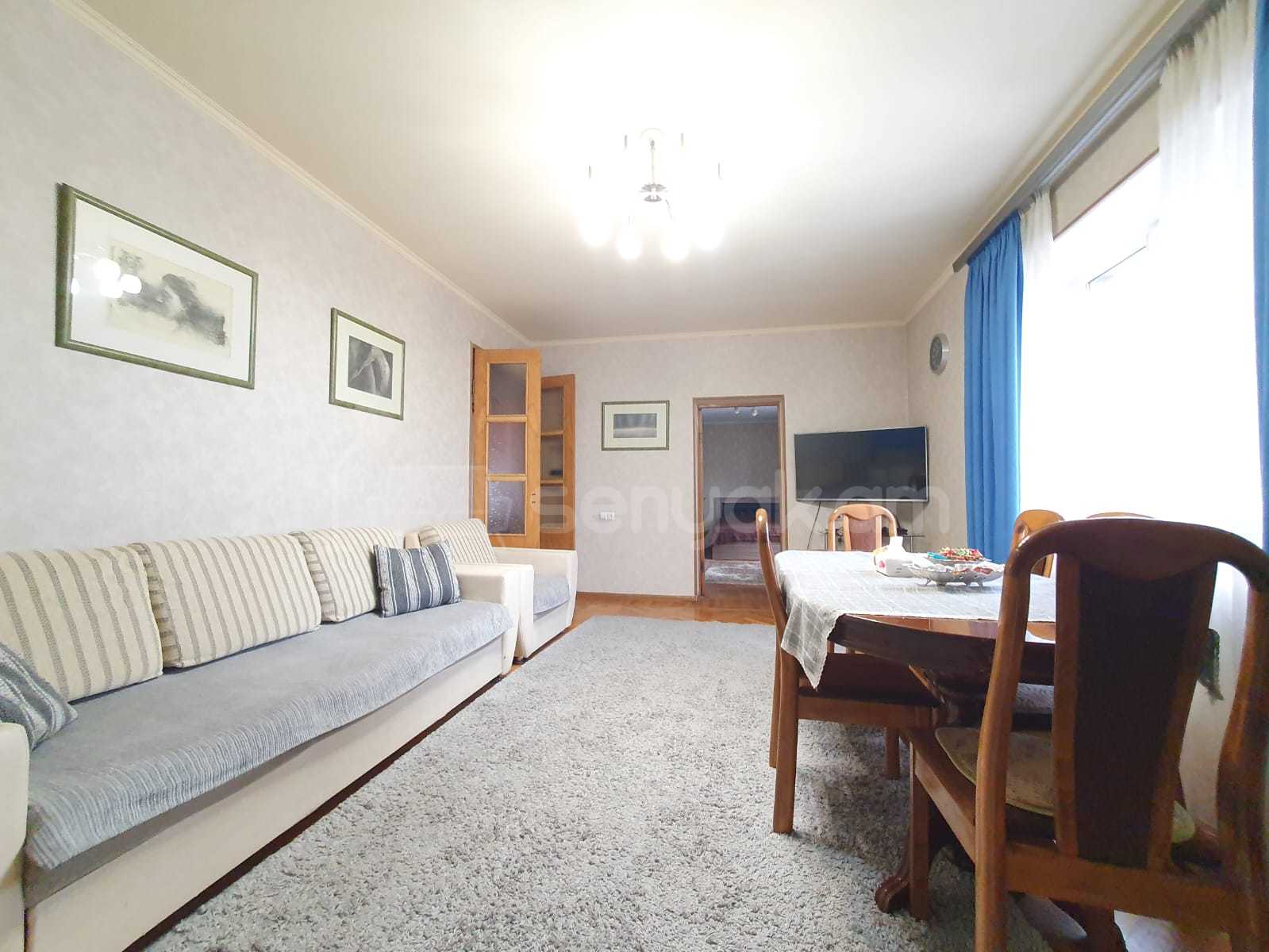 3 Սենյականոց Բնակարան Քարե Շենքում, 82քմ, 5/5 հարկ, Կապիտալ Վերանորոգված