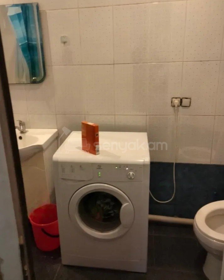 1 Սենյականոց Բնակարան Քարե Շենքում, 30քմ, 3/5 հարկ, Կոսմետիկ Վերանորոգված