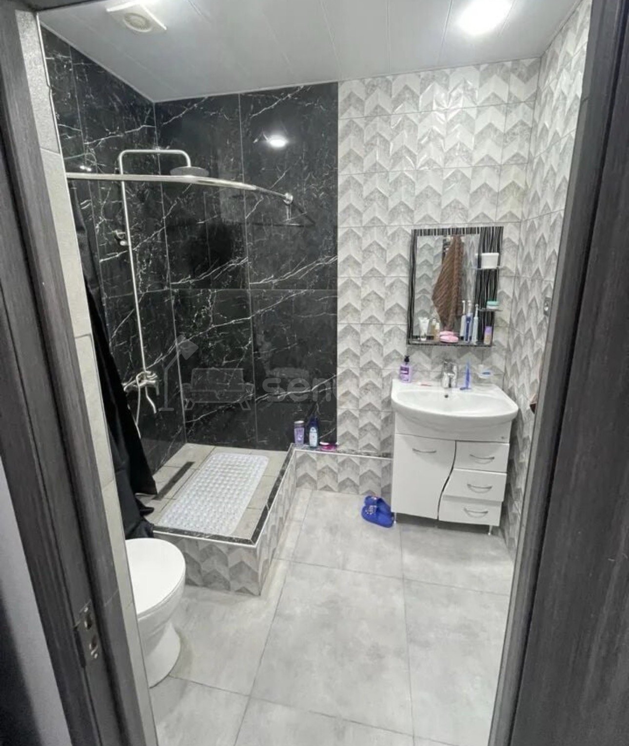 3 Սենյականոց Բնակարան Քարե Շենքում, 75քմ, 2/2 հարկ, Դիզայներական Վերանորոգված, Կահավորված, Արևկող