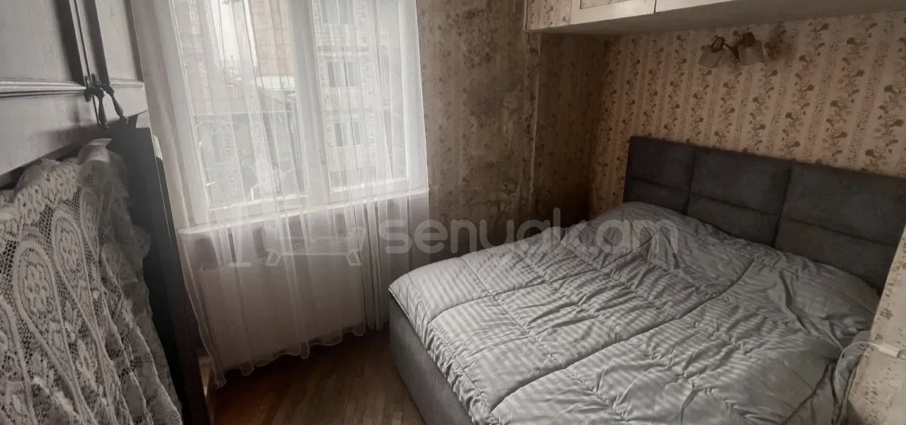 2 Սենյականոց Բնակարան Քարե Շենքում, 52քմ, 3/5 հարկ, Նորմալ Վիճակում, Կահավորված