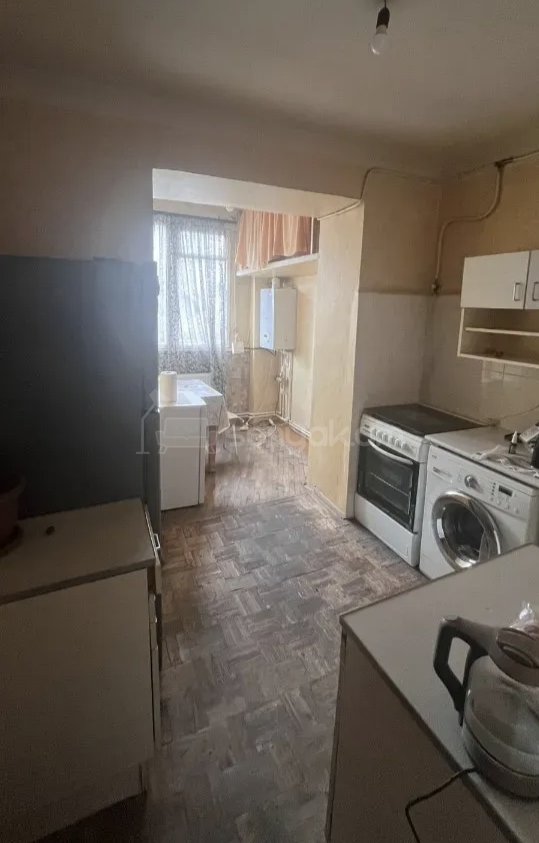 2 Սենյականոց Բնակարան Քարե Շենքում, 52քմ, 3/5 հարկ, Նորմալ Վիճակում, Կահավորված