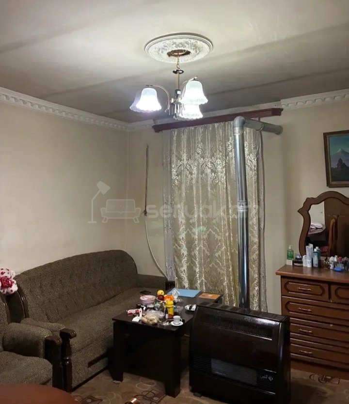 2 Սենյականոց Բնակարան Քարե Շենքում, 55քմ, 1/1 հարկ, Նորմալ Վիճակում, Կահավորված