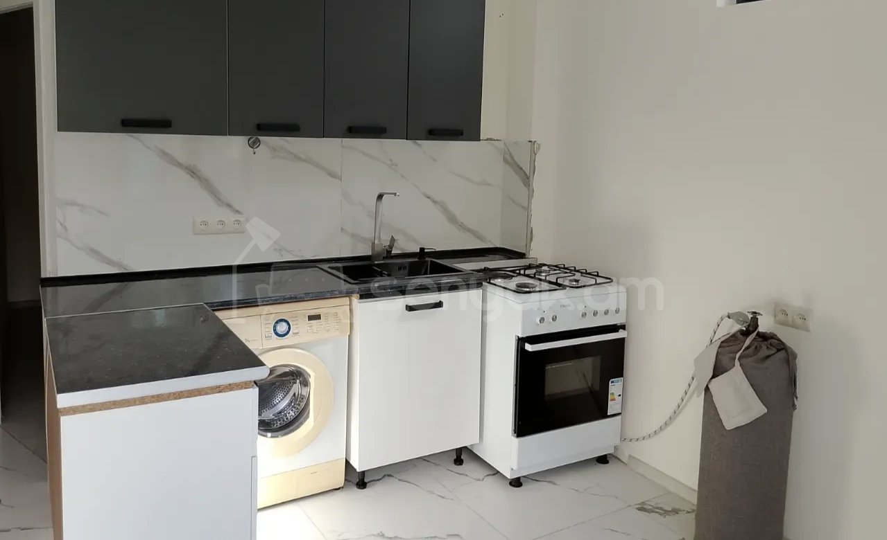 2 Սենյականոց Բնակարան Քարե Շենքում, 58քմ, 1/1 հարկ, Կապիտալ Վերանորոգված, Կահավորված