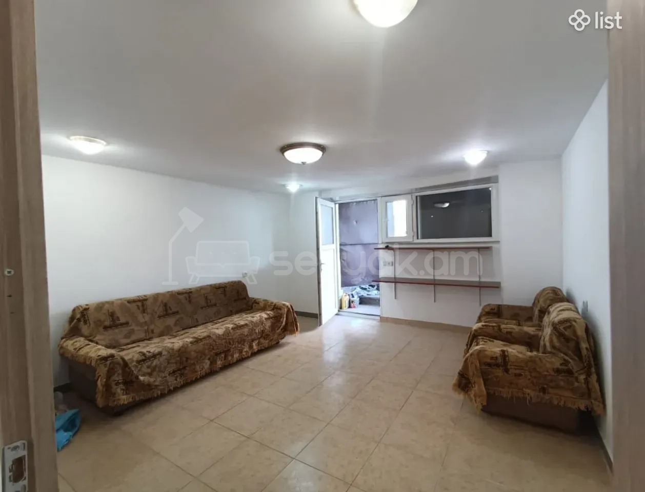 2 Սենյականոց Բնակարան Քարե Շենքում, 40քմ, 1/1 հարկ, Նորմալ Վիճակում, Կահավորված