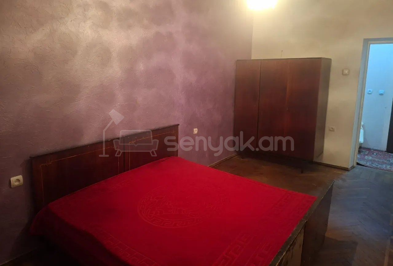 2 Սենյականոց Բնակարան Քարե Շենքում, 56քմ, 3/5 հարկ, Նորմալ Վիճակում, Կահավորված