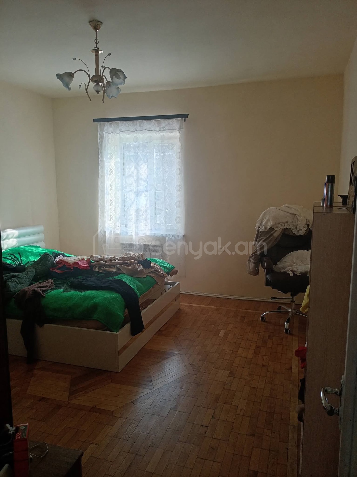 2 Սենյականոց Բնակարան Քարե Շենքում, 52քմ, 1/5 հարկ, Նորմալ Վիճակում, Կահավորված