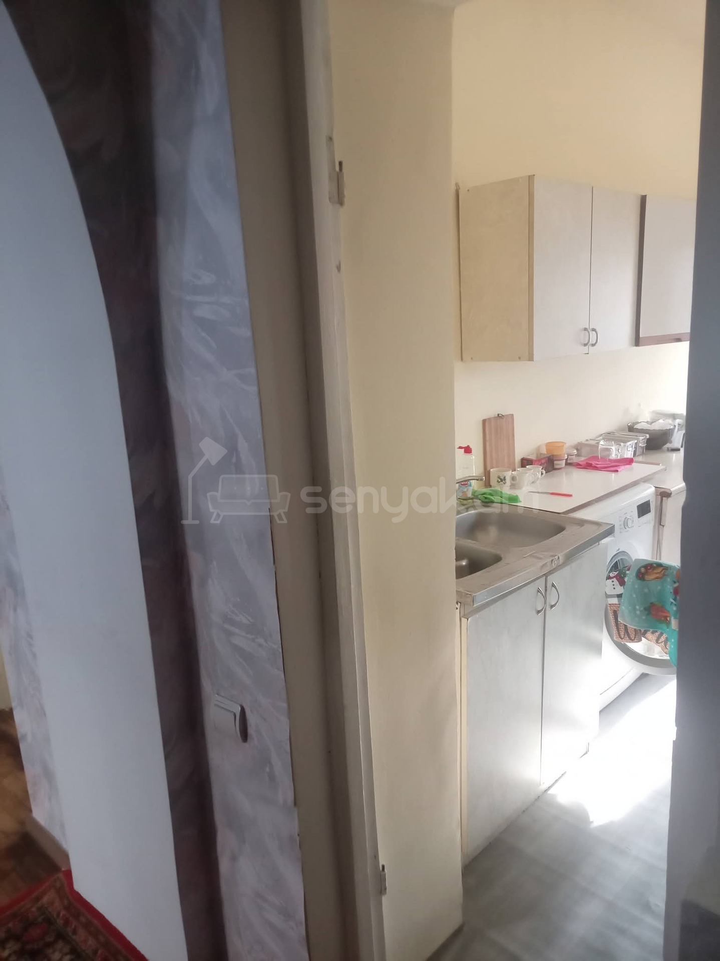 2 Սենյականոց Բնակարան Քարե Շենքում, 52քմ, 1/5 հարկ, Նորմալ Վիճակում, Կահավորված