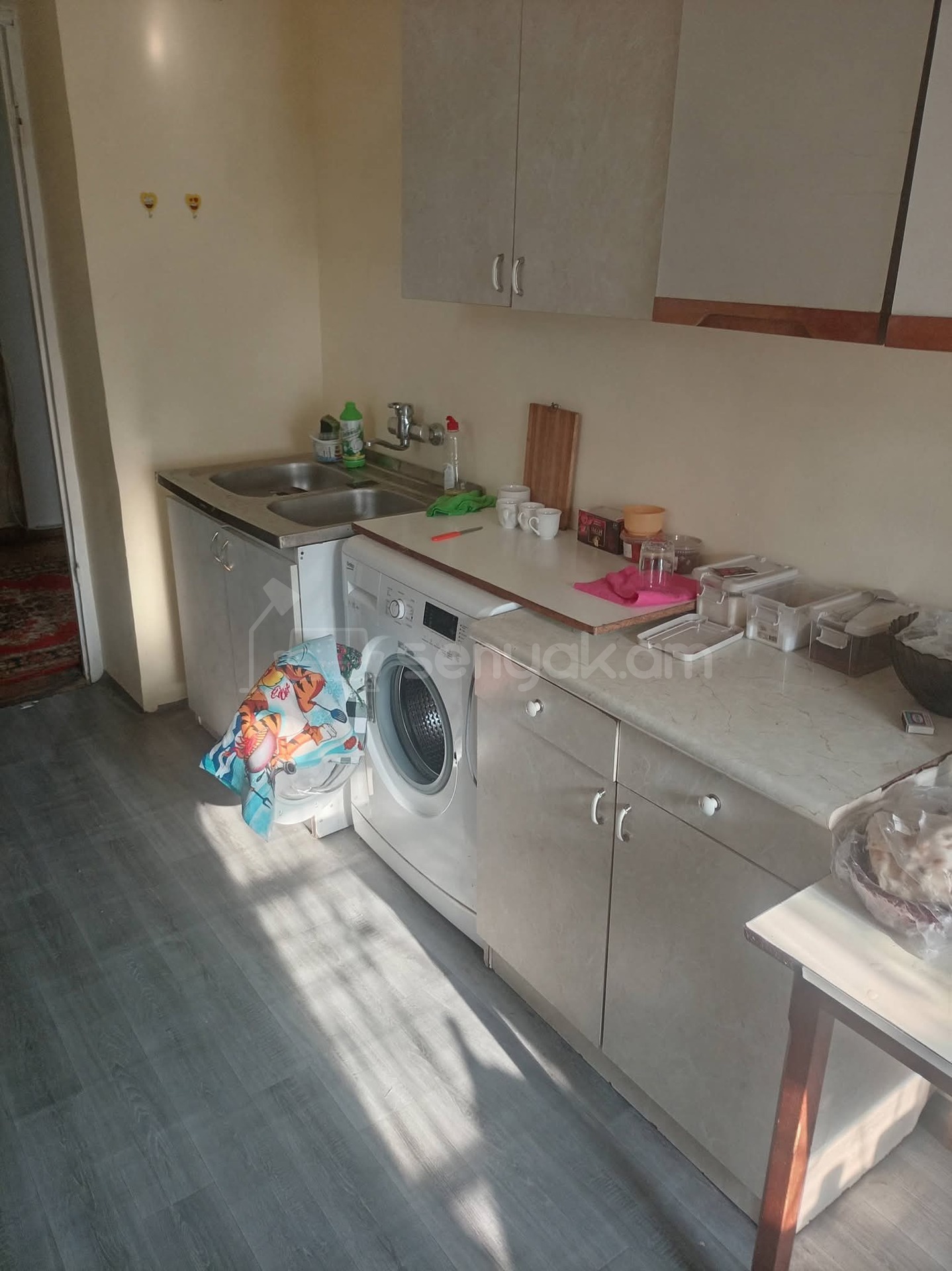 2 Սենյականոց Բնակարան Քարե Շենքում, 52քմ, 1/5 հարկ, Նորմալ Վիճակում, Կահավորված