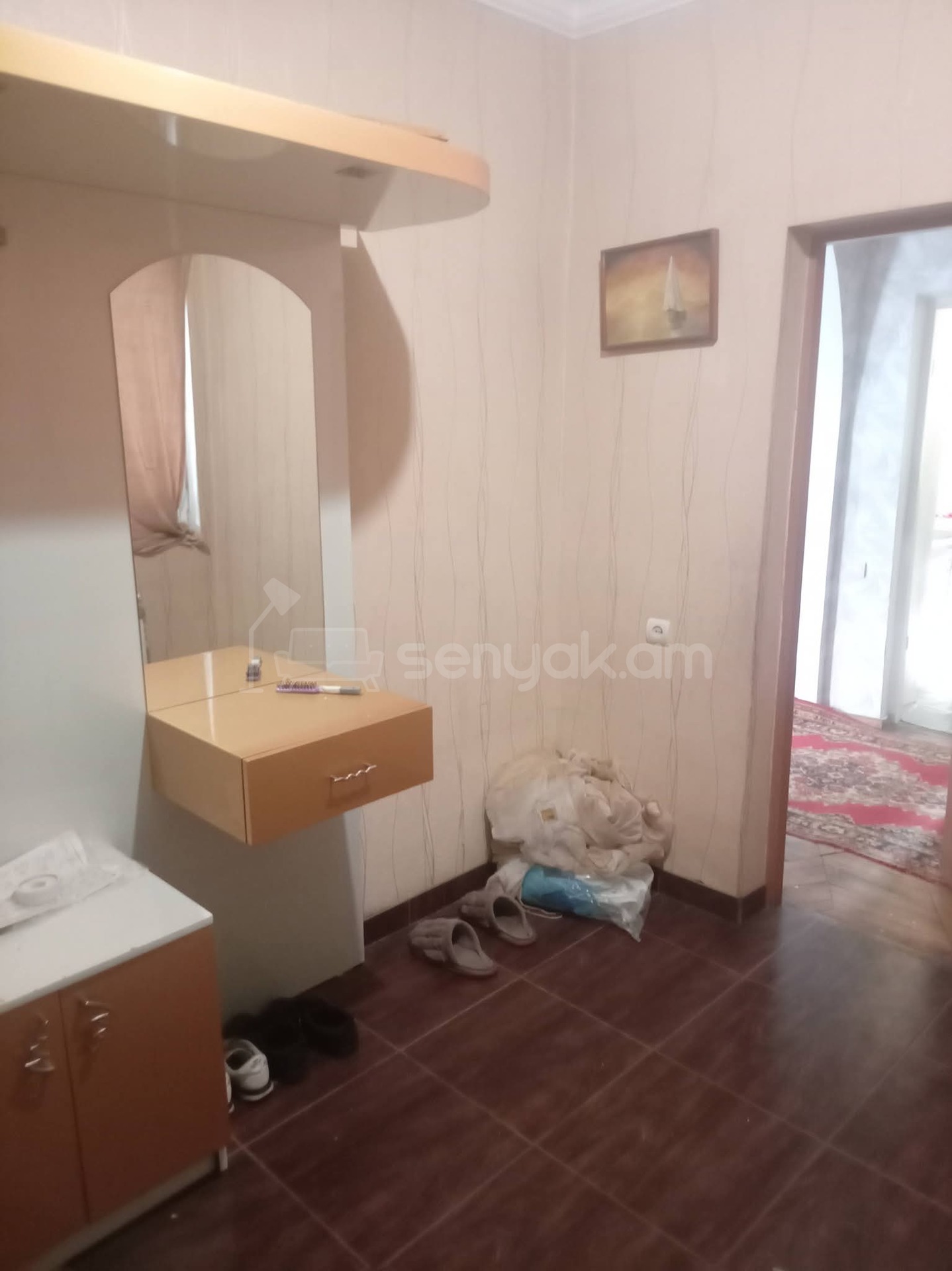 2 Սենյականոց Բնակարան Քարե Շենքում, 52քմ, 1/5 հարկ, Նորմալ Վիճակում, Կահավորված