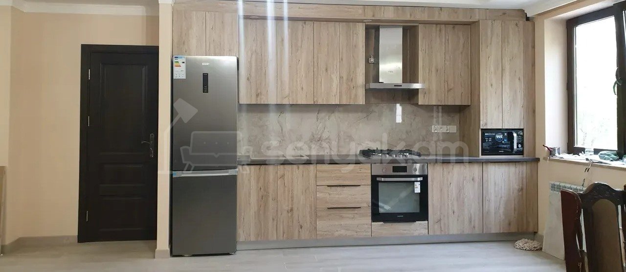 4 Սենյականոց Բնակարան Քարե Շենքում, 91քմ, 2/7 հարկ, Կապիտալ Վերանորոգված