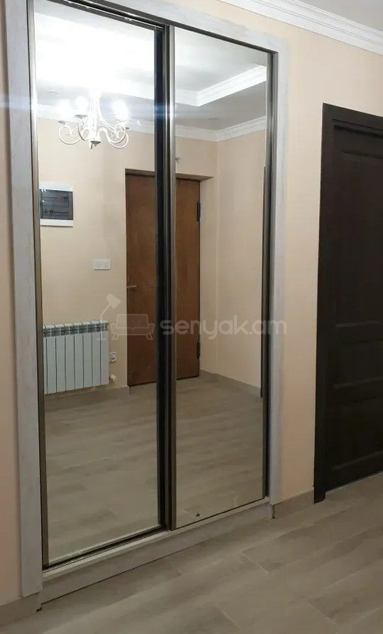 4 Սենյականոց Բնակարան Քարե Շենքում, 91քմ, 2/7 հարկ, Կապիտալ Վերանորոգված