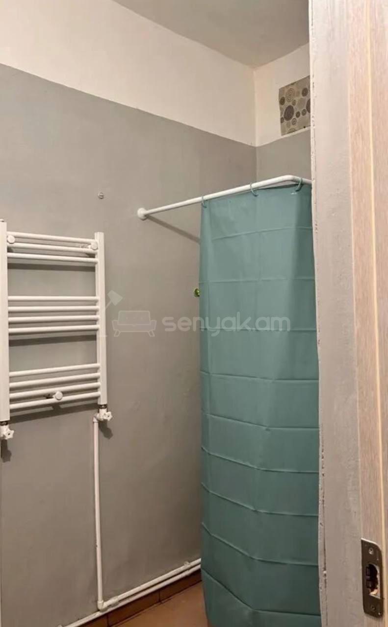 3 Սենյականոց Բնակարան Քարե Շենքում, 80քմ, 3/3 հարկ, Կոսմետիկ Վերանորոգված, Կահավորված, Արևկող