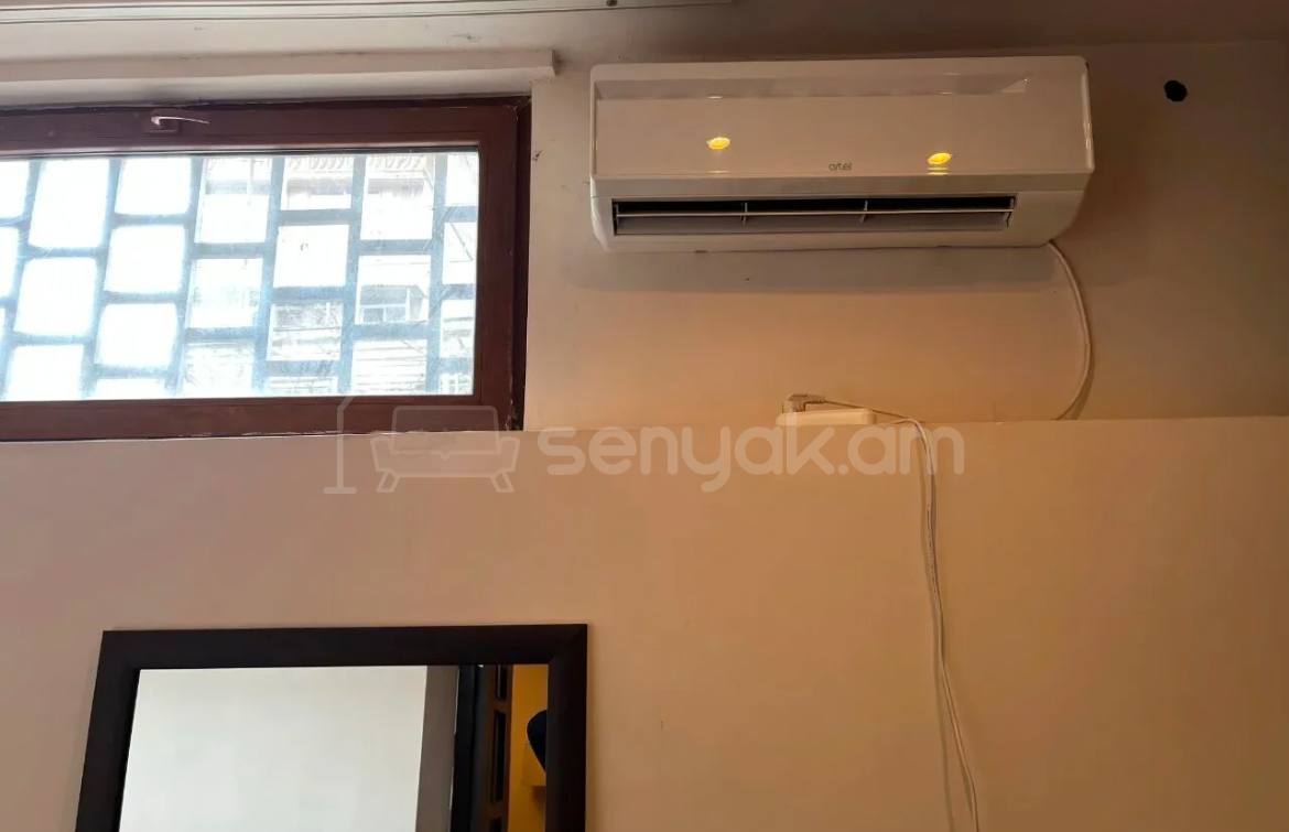 2 Սենյականոց Բնակարան Քարե Շենքում, 45քմ, 1/5 հարկ, Կապիտալ Վերանորոգված, Կահավորված