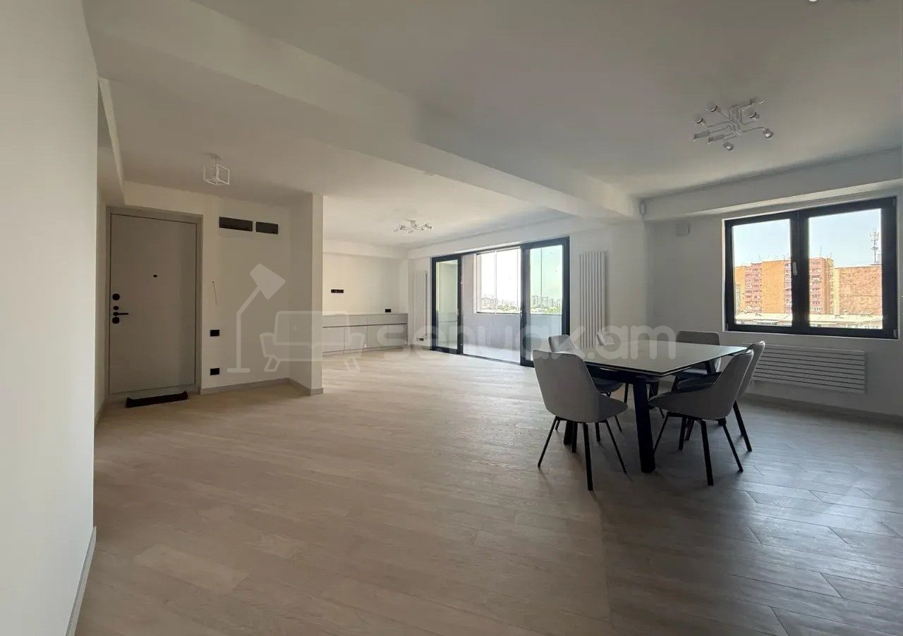 4 Սենյականոց Բնակարան, 125քմ, 9/13 հարկ, Դիզայներական Վերանորոգված