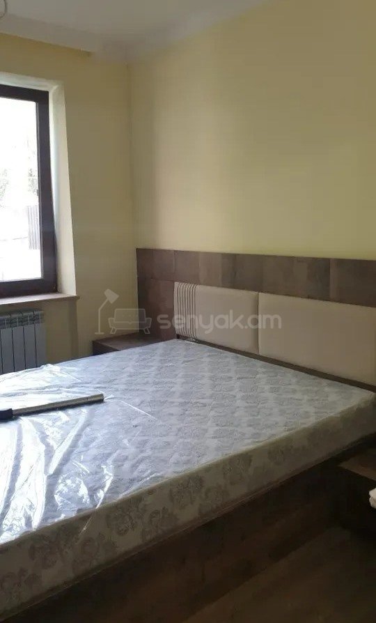 4 Սենյականոց Բնակարան Քարե Շենքում, 91քմ, 2/7 հարկ, Կապիտալ Վերանորոգված