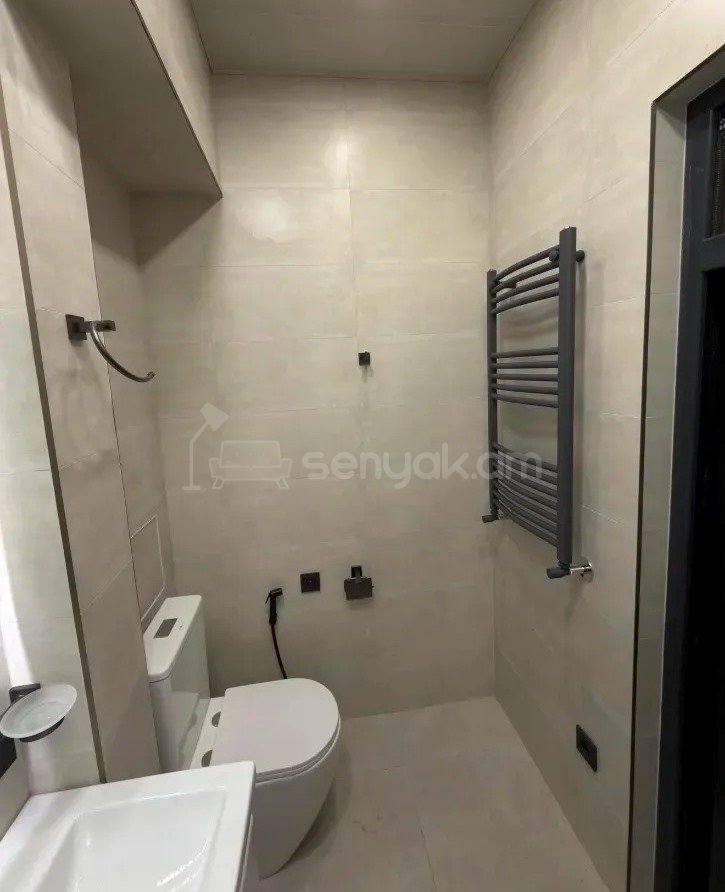 2 Սենյականոց Բնակարան Քարե Շենքում, 39քմ, 3/5 հարկ, Կապիտալ Վերանորոգված