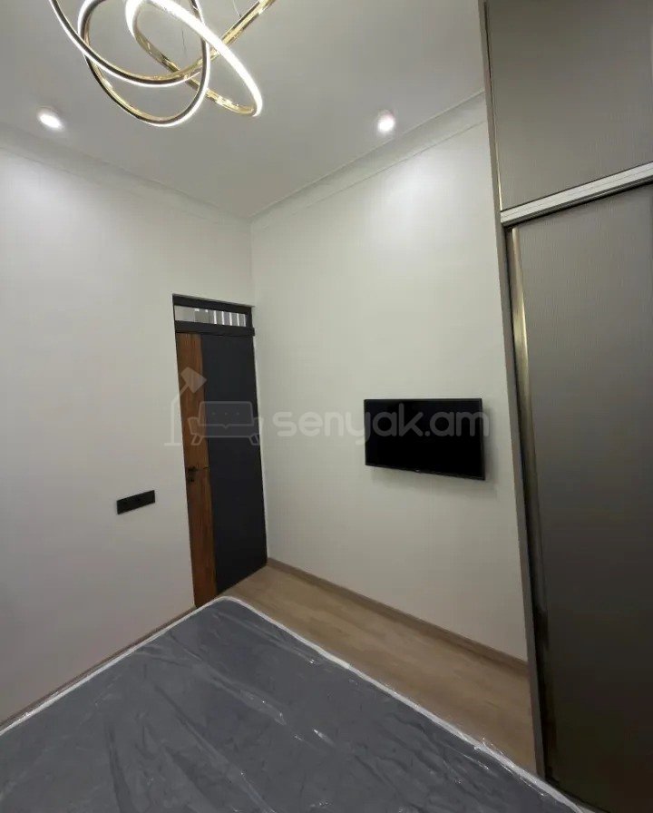 2 Սենյականոց Բնակարան Քարե Շենքում, 39քմ, 3/5 հարկ, Կապիտալ Վերանորոգված