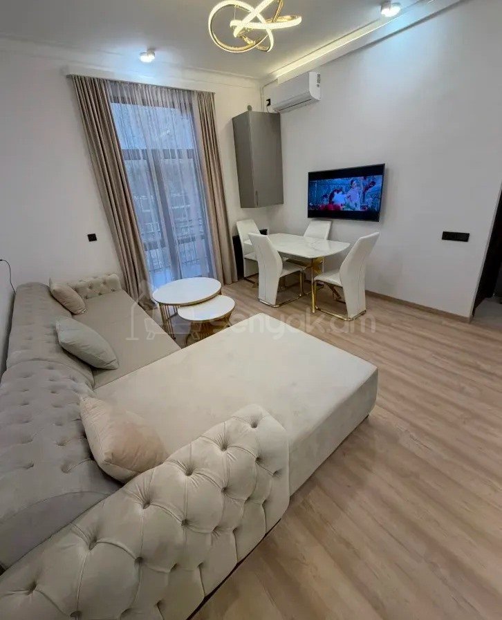 2 Սենյականոց Բնակարան Քարե Շենքում, 39քմ, 3/5 հարկ, Կապիտալ Վերանորոգված