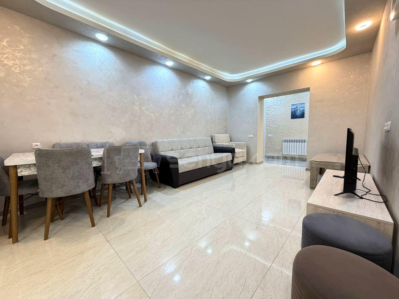 3 Սենյականոց Բնակարան Քարե Շենքում, 58քմ, 1/5 հարկ, Կապիտալ Վերանորոգված